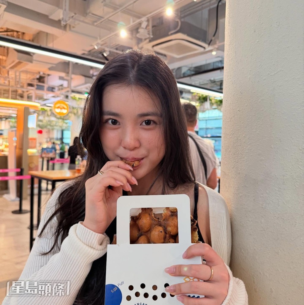 Chantel現在未飛就已經說很掛念香港。 Chantel現在未飛就已經說很掛念香港。
