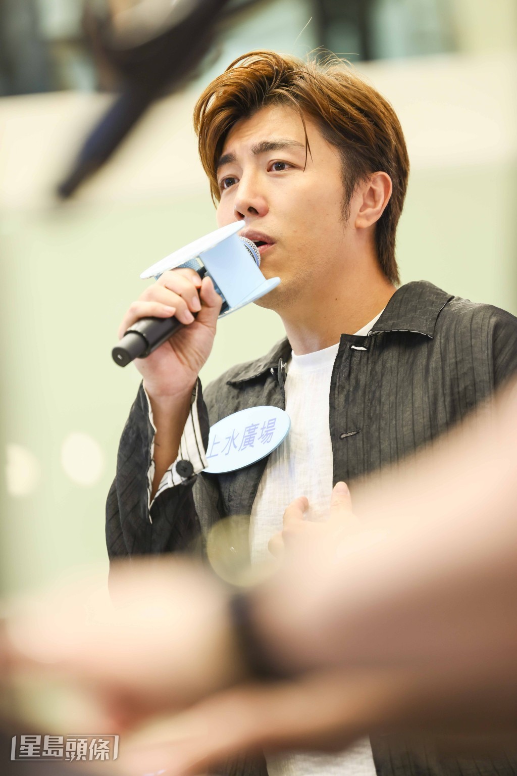 趙浚承在活動上透露,正忙於為9月26日首演的音樂劇《娛樂圈夫人》綵排。 趙浚承在活動上透露,正忙於為9月26日首演的音樂劇《娛樂圈夫人》綵排。