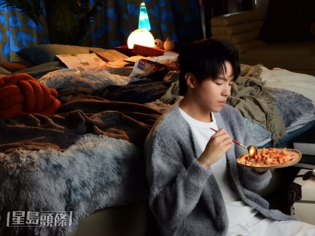 他說：「希望今年的出歌數量比去年多，起碼多過4首歌。」