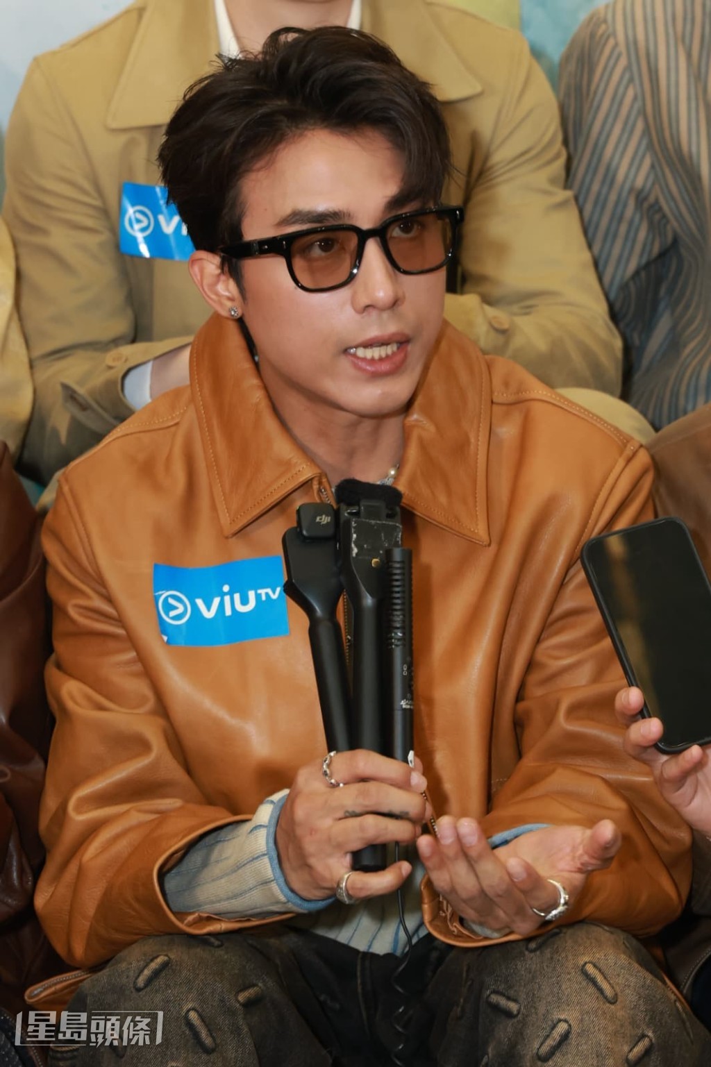 AK說MIRROR年尾有演唱會，呼籲大家多多支持。