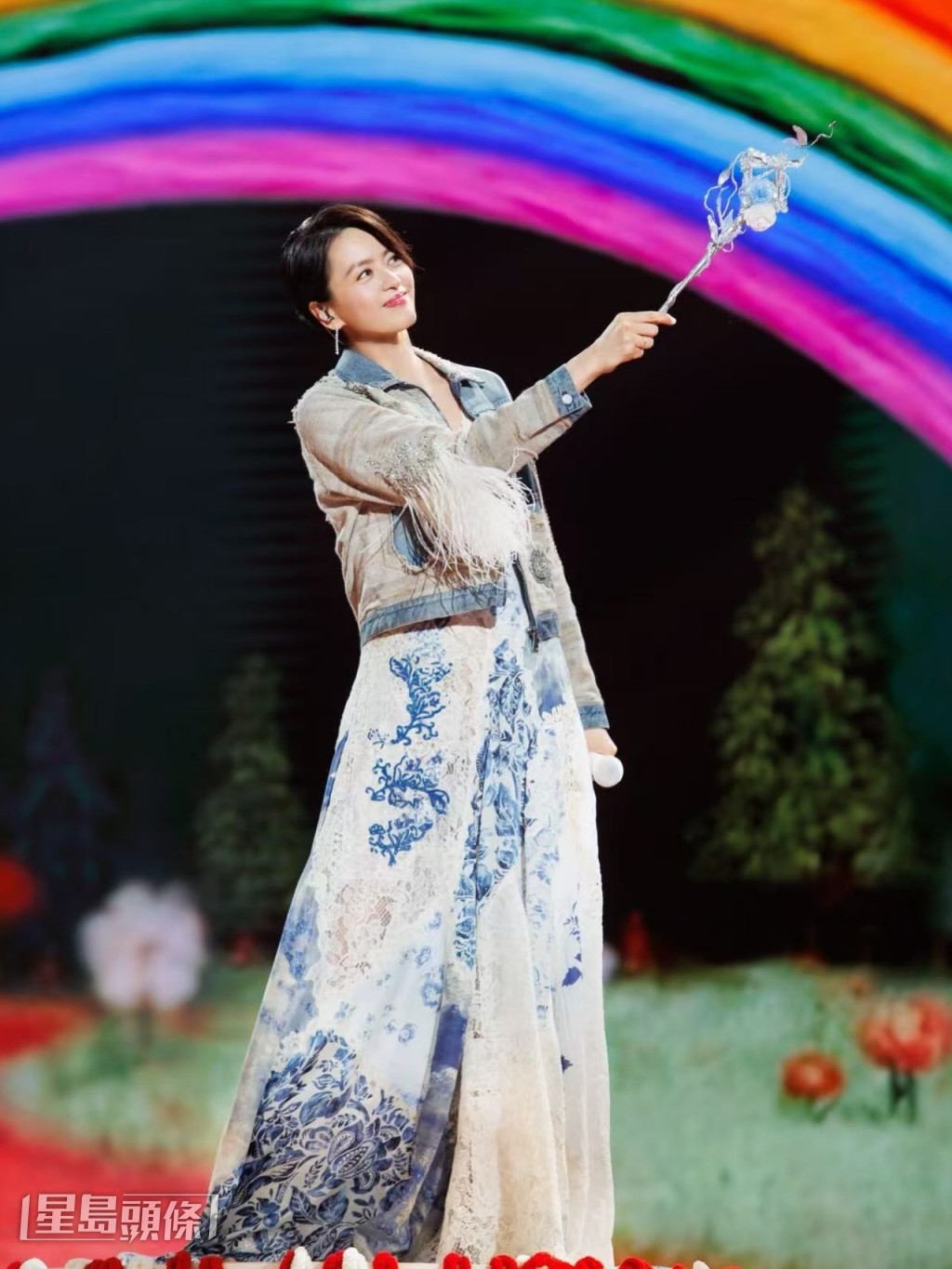 除了演話劇，Gigi更不時在內地演唱。