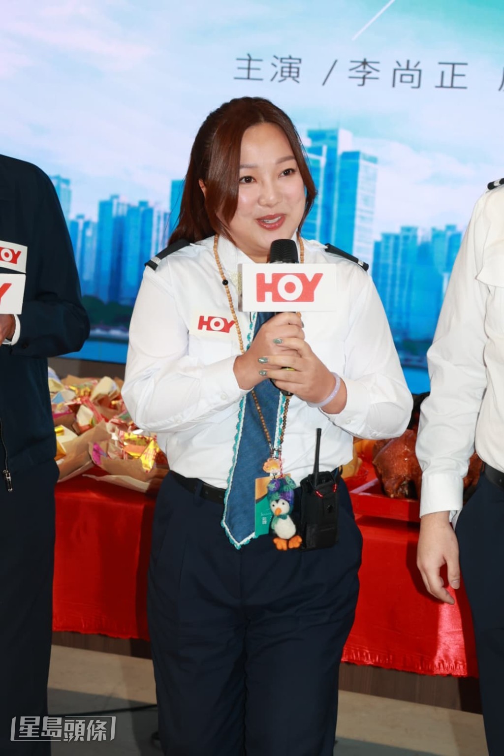 妹頭笑稱，換上身上的造型似變了另一個人，大家要望清楚才認出是她。