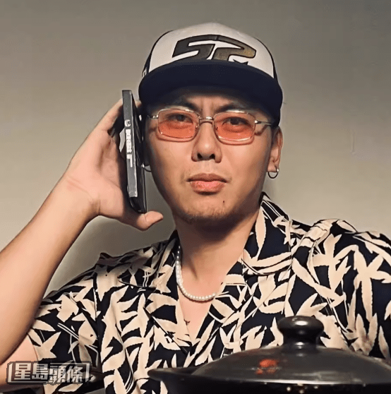 他輕鬆說:「哪個賺錢就做哪個了,只要能活着就可以!」 他輕鬆說:「哪個賺錢就做哪個了,只要能活着就可以!」