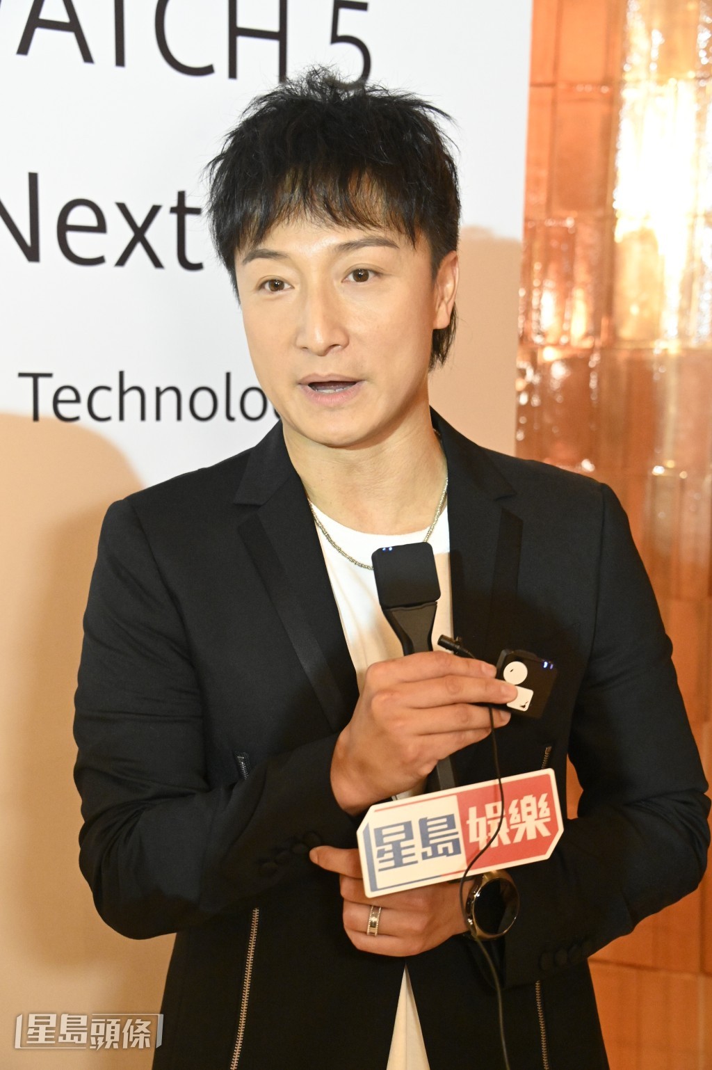方力申笑言阿媽寧願他不比賽搵多啲錢。 方力申笑言阿媽寧願他不比賽搵多啲錢。