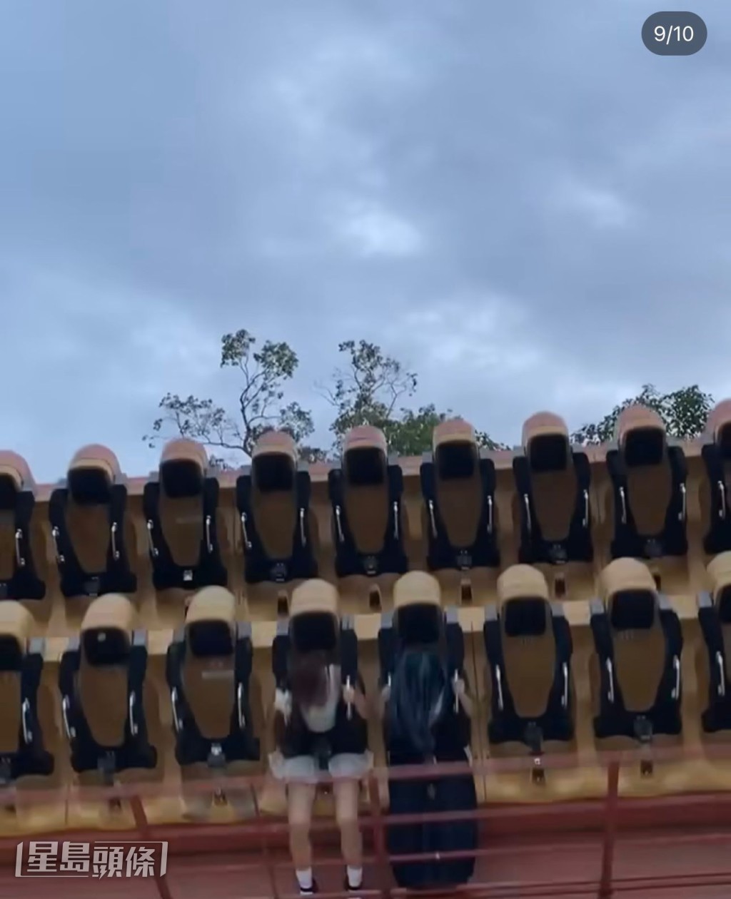 Ivy So 上到半空,放聲大叫「救命」。 Ivy So 上到半空,放聲大叫「救命」。