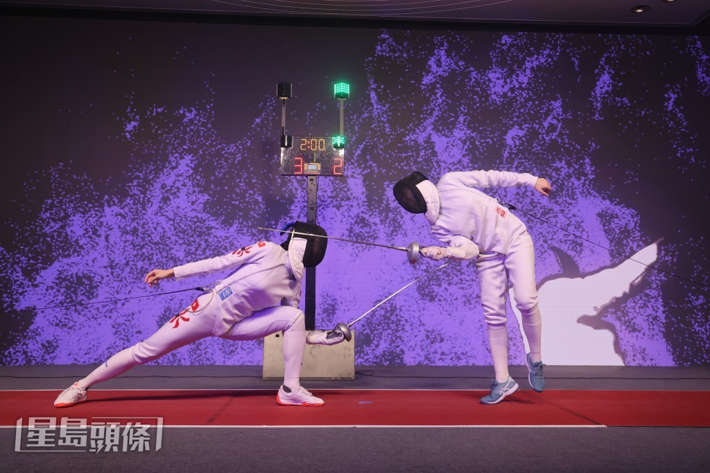 奧運重劍冠軍江旻憓應邀出席晚宴，並即席與陳寶尤切磋，大晒劍術。
