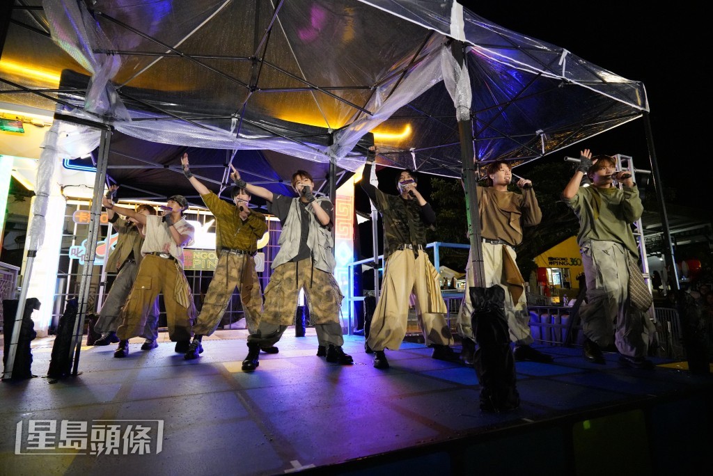 ZPOT近日在昂坪市集為「叱咤 903 星空下音樂會」演出。 ZPOT近日在昂坪市集為「叱咤 903 星空下音樂會」演出。