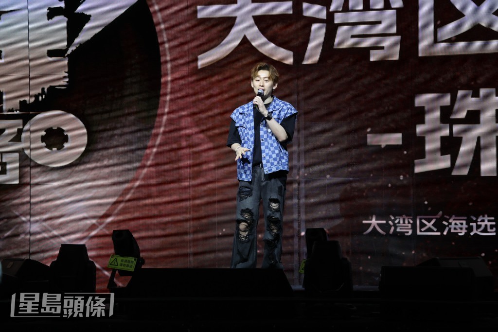 Anson来自台山，肥妈指他音质唔差，但要多练腹式呼吸。