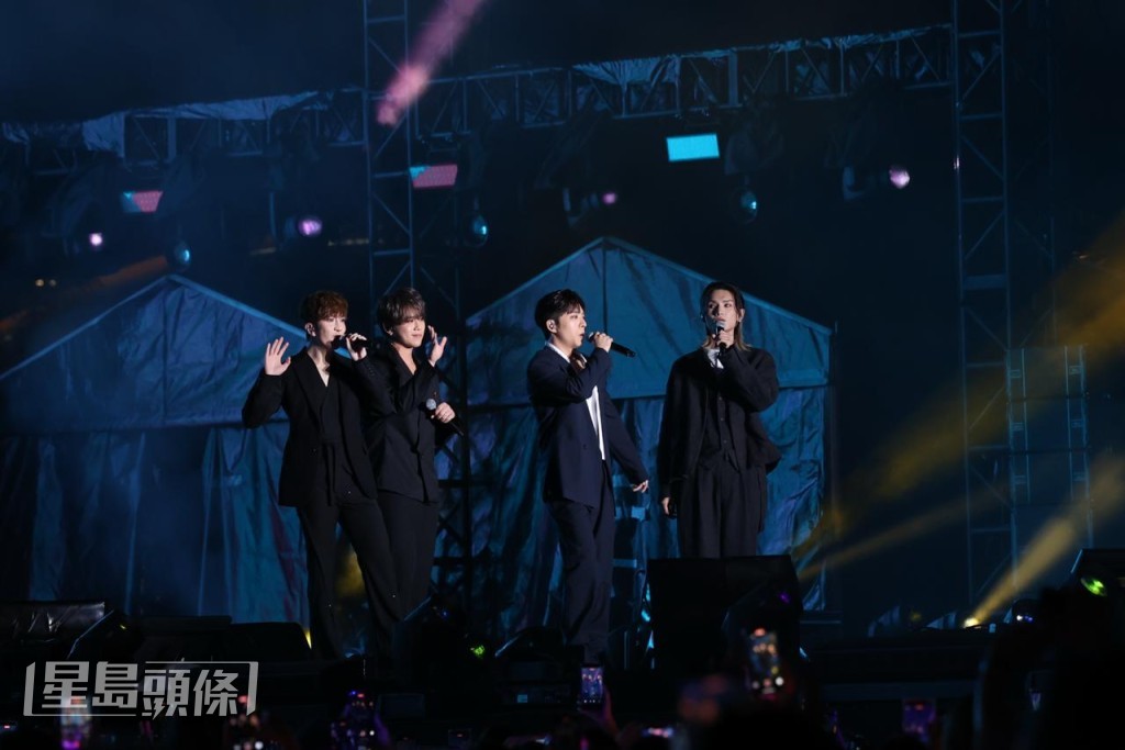 Jeremy又趁機宣傳新團歌。