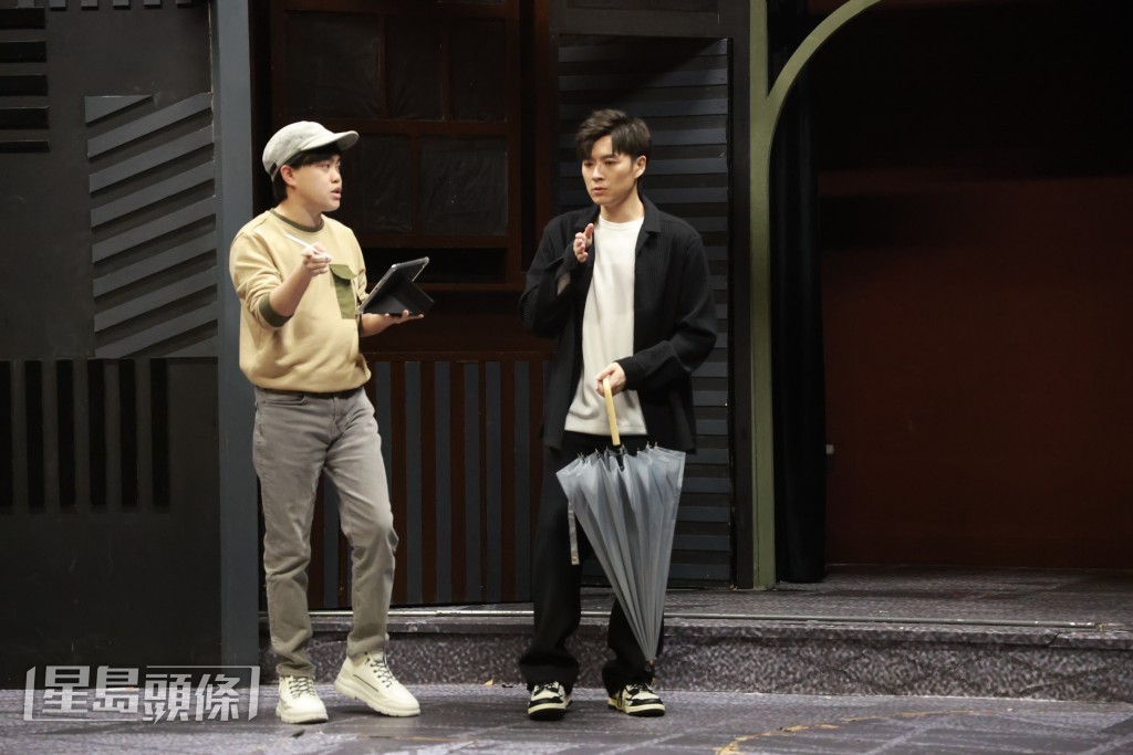 導演陳恩碩（左）亦大讚Frankie會為演出做足準備工夫。