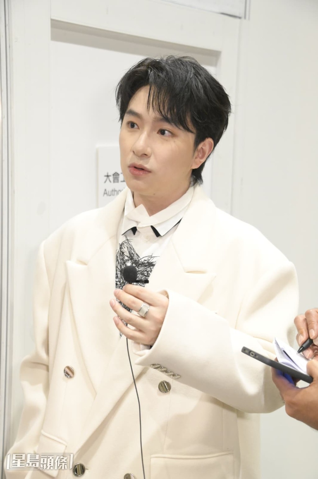 胡子貝指自己是新人想先發展事業。