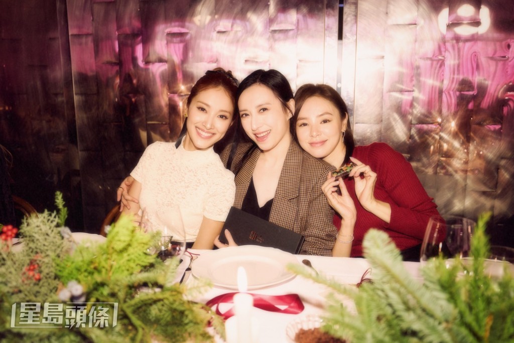嘉欣跟陳凱琳及譚凱琪老友鬼鬼，二位閨密已成人妻，現在獨欠嘉欣一位。