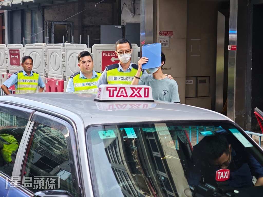 警方隨後以涉嫌「在藥物影響下駕駛」(毒後駕駛)罪名將李男拘捕。黎志偉攝 警方隨後以涉嫌「在藥物影響下駕駛」(毒後駕駛)罪名將李男拘捕。黎志偉攝