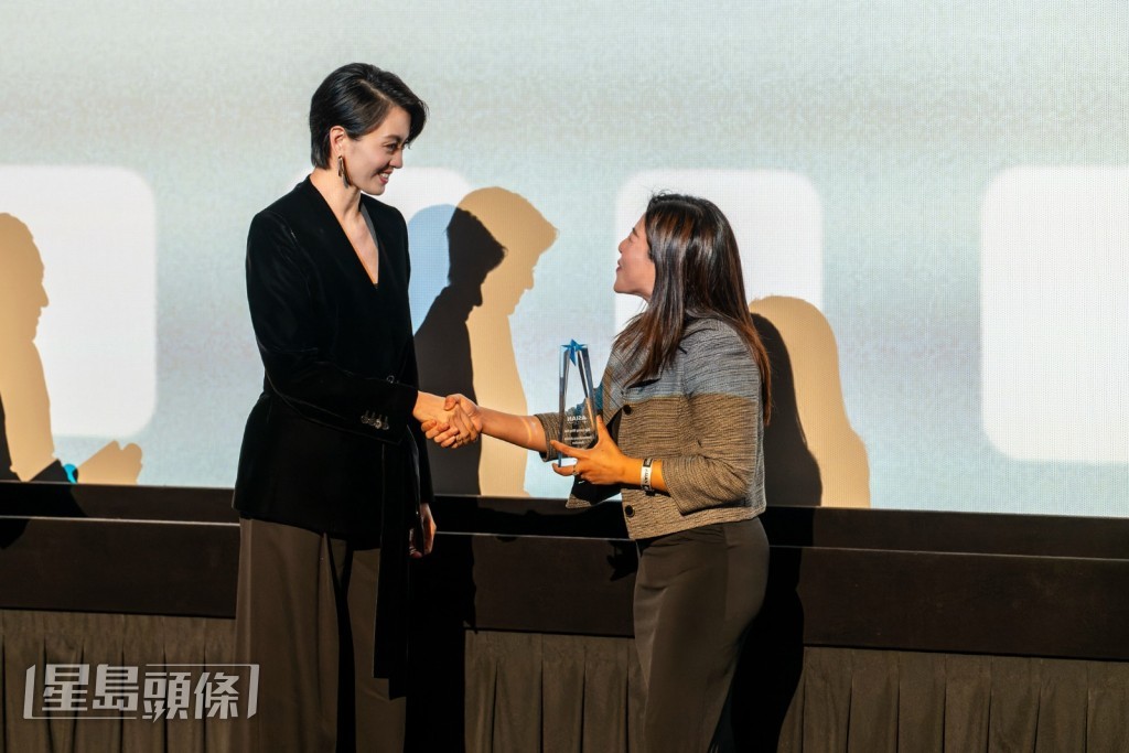 今次Gigi榮獲亞洲躍動影展「卓越演員大獎」。