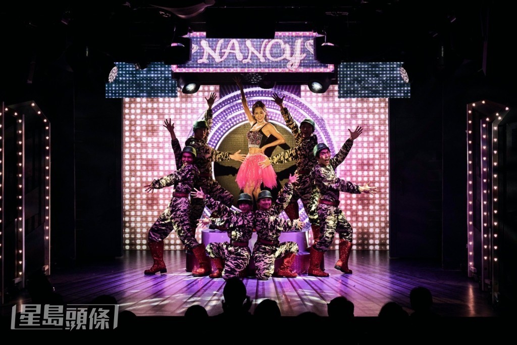 蘇韻姿去年更在青春外傳劇場《Nancy勞軍Show》獨擔大旗，首度演出獨腳音樂劇。