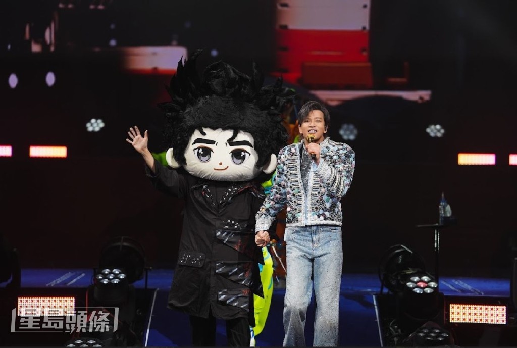 東東問大家：「我個仔跳得好唔好？」