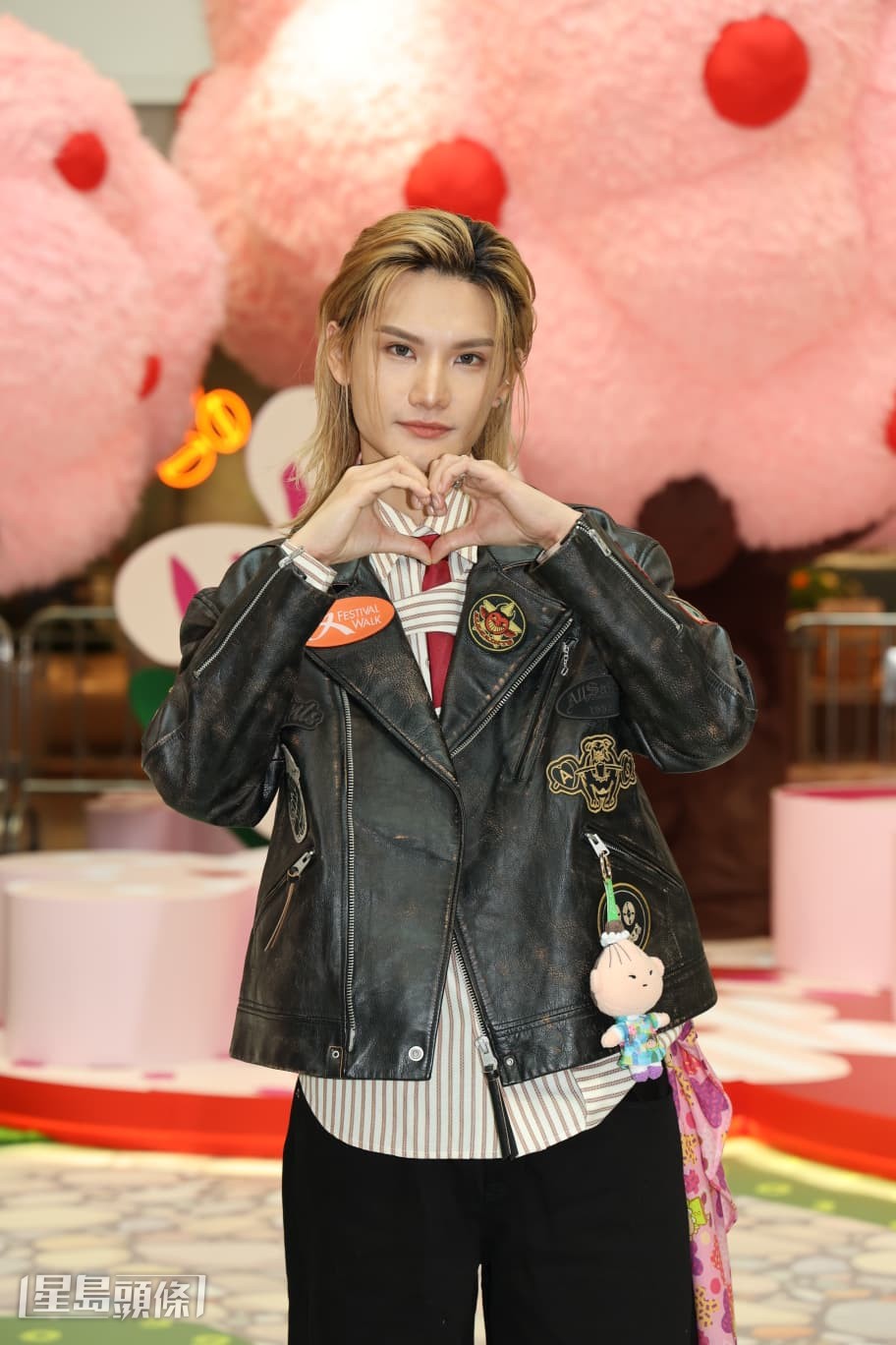 Jeremy 恭喜Stanley订婚，不过未知会否做兄弟。