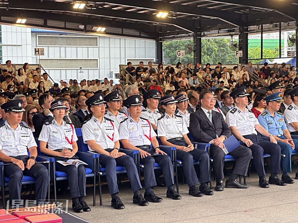 多名嘉賓出席結業會操。梁國峰攝 多名嘉賓出席結業會操。梁國峰攝