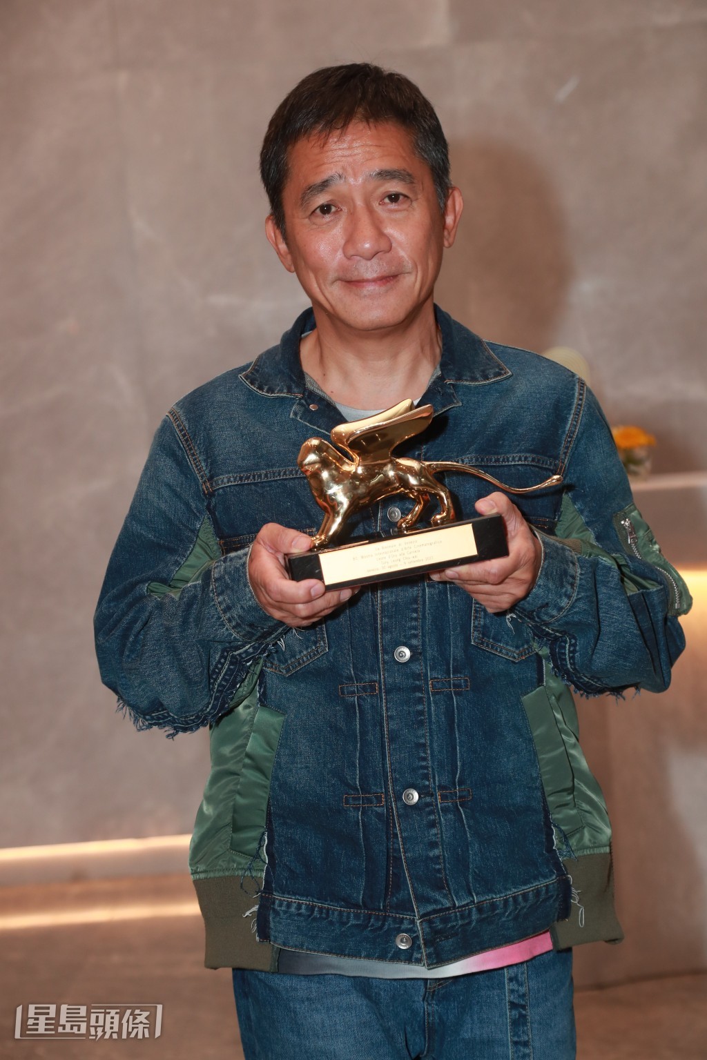 梁朝偉承認很久以前已想拿這奬，又憶述當年李安憑《色·戒》奪獎後一起食午餐的情景：「我望到個奬，嘩！流口水呀，如果有機會就好喇，但這些不是你想就有，係好彩囉！」」  ​
