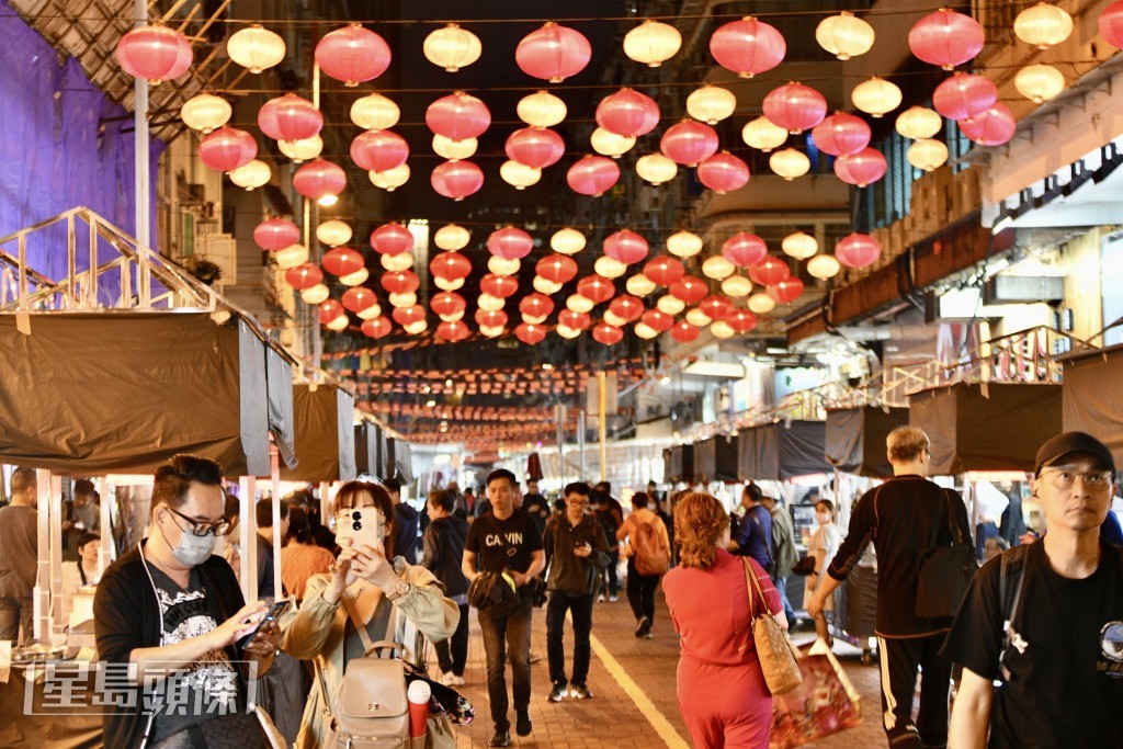  是次「廟街夜市」將設「食聚廟街」及「藝綴廟街」兩大主題。盧江球攝