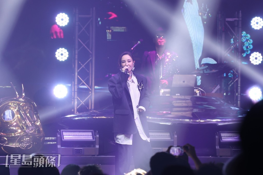 Yumiko出席作曲人James Ting於旺角麥花臣舉行《Y2K 心急人電音祭》音樂會。 Yumiko出席作曲人James Ting於旺角麥花臣舉行《Y2K 心急人電音祭》音樂會。