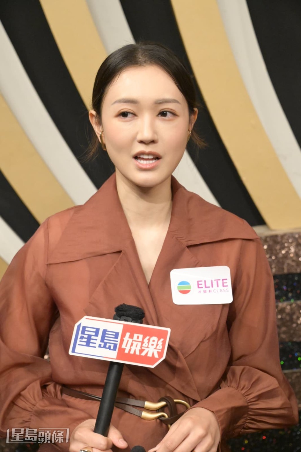 她认为育儿方法日新月异，所以会一直去进修。
