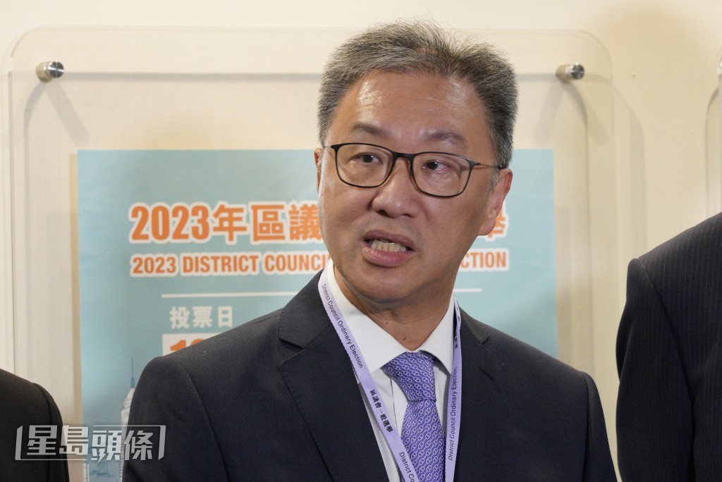 陆启康表示，截至下午4时，选管会收到235宗投诉。欧乐年摄