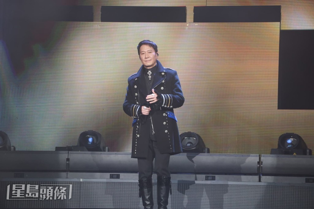 一連10場的演出終於畫上句號。 一連10場的演出終於畫上句號。