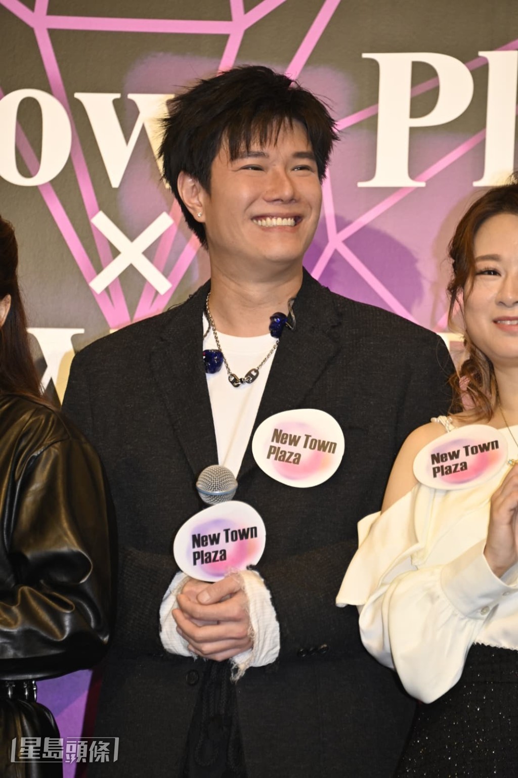 張與辰笑言過往曾因為想近距離見到偶像周杰倫,試過提早一天8時開始排隊直至翌日下午4時! 張與辰笑言過往曾因為想近距離見到偶像周杰倫,試過提早一天8時開始排隊直至翌日下午4時!