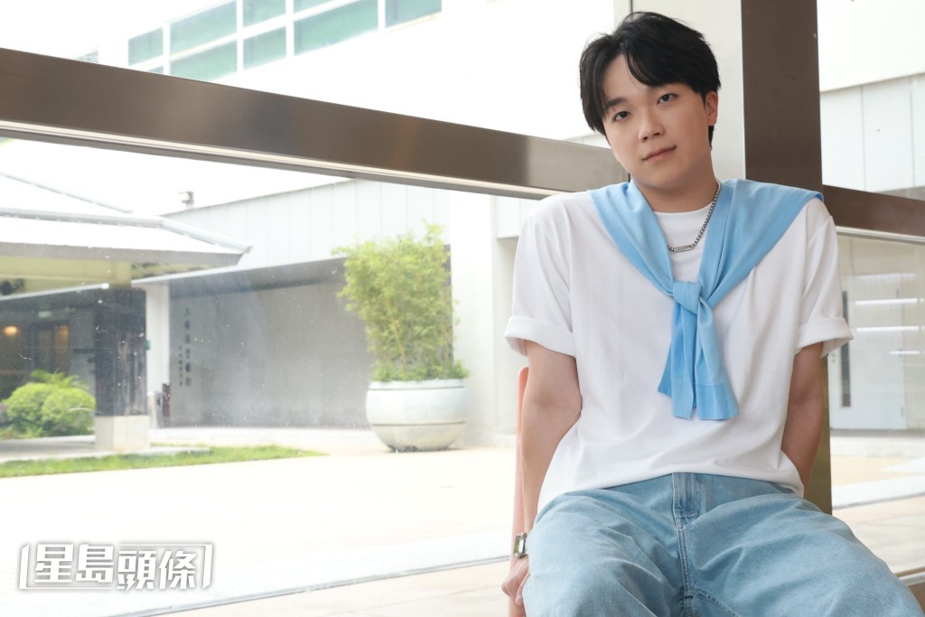 樊亦敏助何晉樂撇甩偶像包袱，塑造「薯仔」少爺Joe形象。