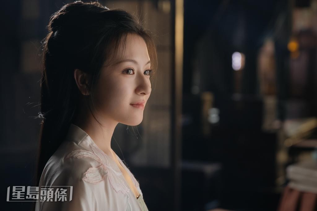 這次演了有勇有謀的女仵作,李蘭迪直言下次想演瘋子過戲癮。 這次演了有勇有謀的女仵作,李蘭迪直言下次想演瘋子過戲癮。