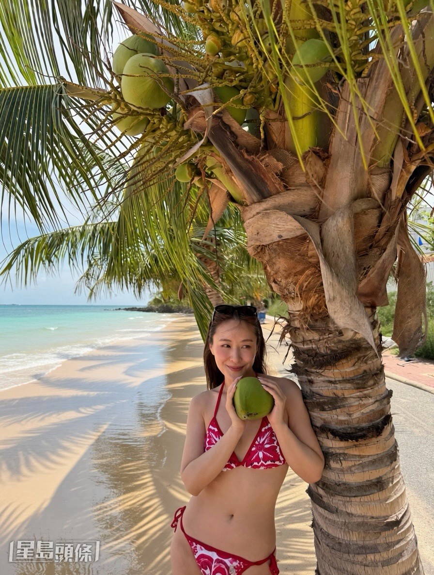 陳瀅早前派泳衣福利。