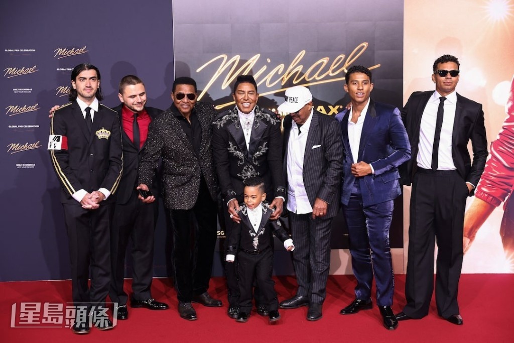 米高的兒子Bigi和Prince、哥哥Jackie、Jermaine和Marlon，以及侄兒們都有現身首映禮撐場。（路透社）
