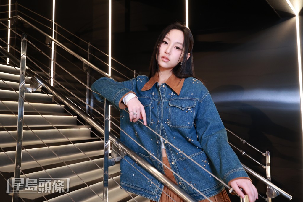 新歌《風旅》故事中的女孩從森林深處向外前進，一如現實中的Gigi亦已告別過去，向前邁進。