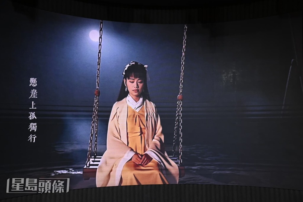 MV有不少舊相片及片段。