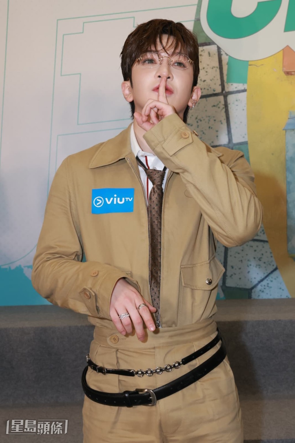 問他可覺得今年的男歌手獎又是他和姜濤之爭？他表示不知道，每年都不同，都是平常心。