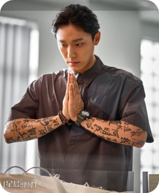 林智妍的男友李到晛就憑《破墓》入圍最佳男新人獎。