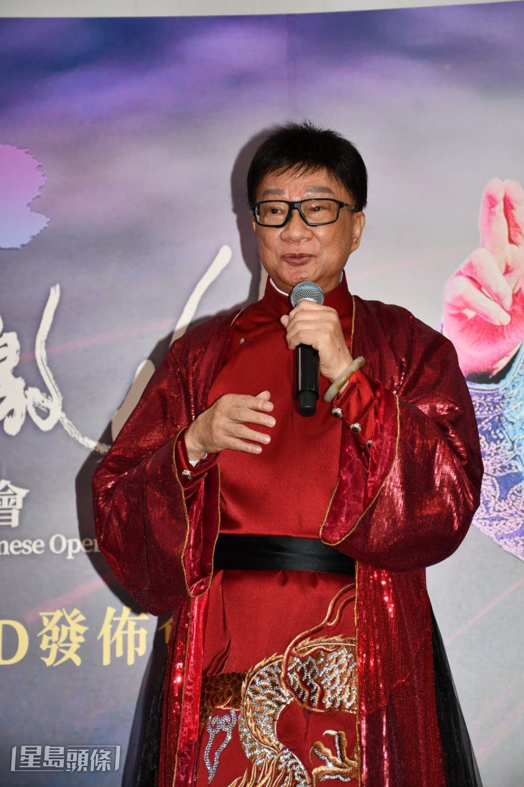 對於曾合作拍劇的梁小龍於日前離世，徐小明感到可惜。