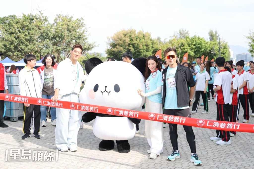 談到陳山聰加盟陳百祥的「精裝明星足球隊」踢波，他指自己有踢波習慣。