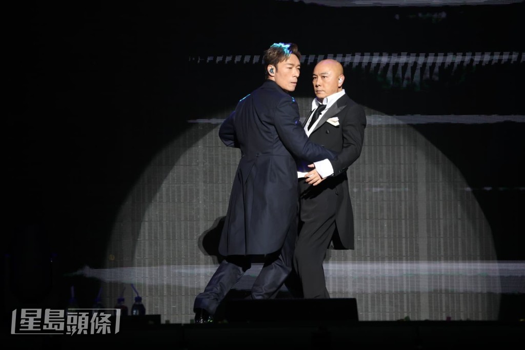非常落力。 非常落力。