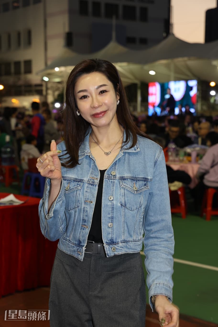 陆诗韵到慈云山出席由保良局举办的慈善盆菜嘉年华。