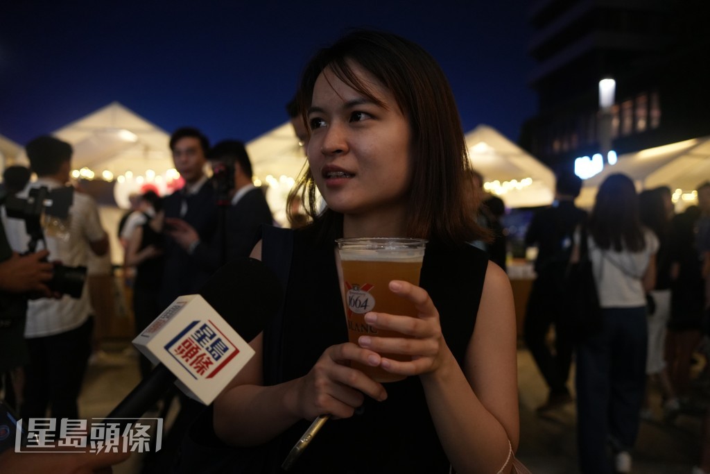 黄小姐形容现场气氛热闹。吴艳玲摄