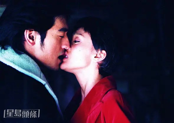 陳可辛大爆與周迅認識21年,到現在依然太單純天真兼戀愛腦。 陳可辛大爆與周迅認識21年,到現在依然太單純天真兼戀愛腦。