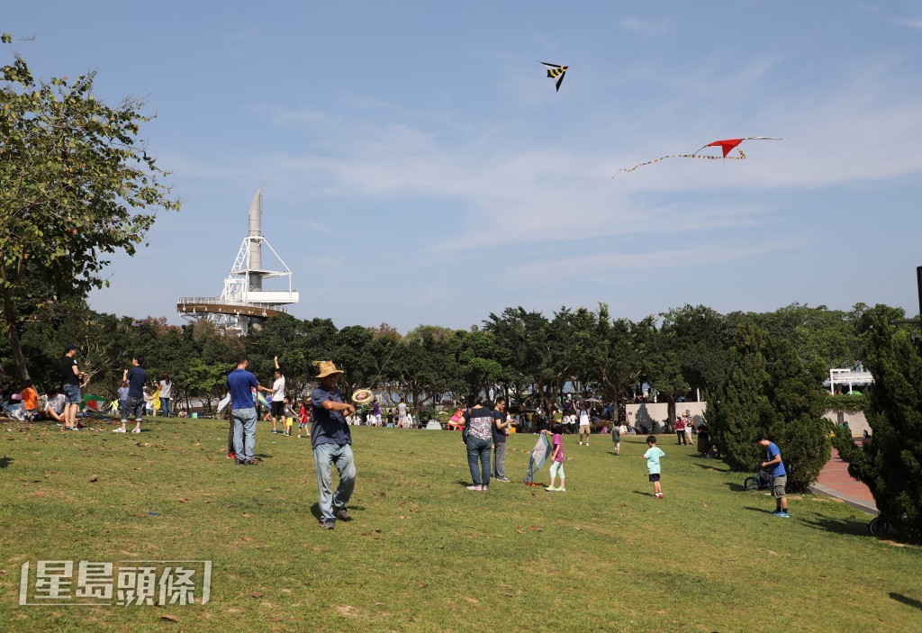 大埔海濱公園可以放風箏。 大埔海濱公園可以放風箏。