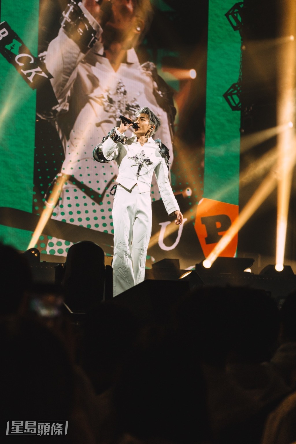 當然亦有著衫唱歌。