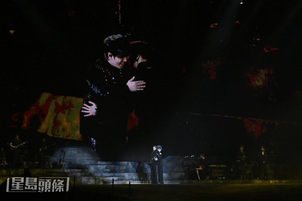 當王嘉爾出場前，姜濤指學習對方好耐。