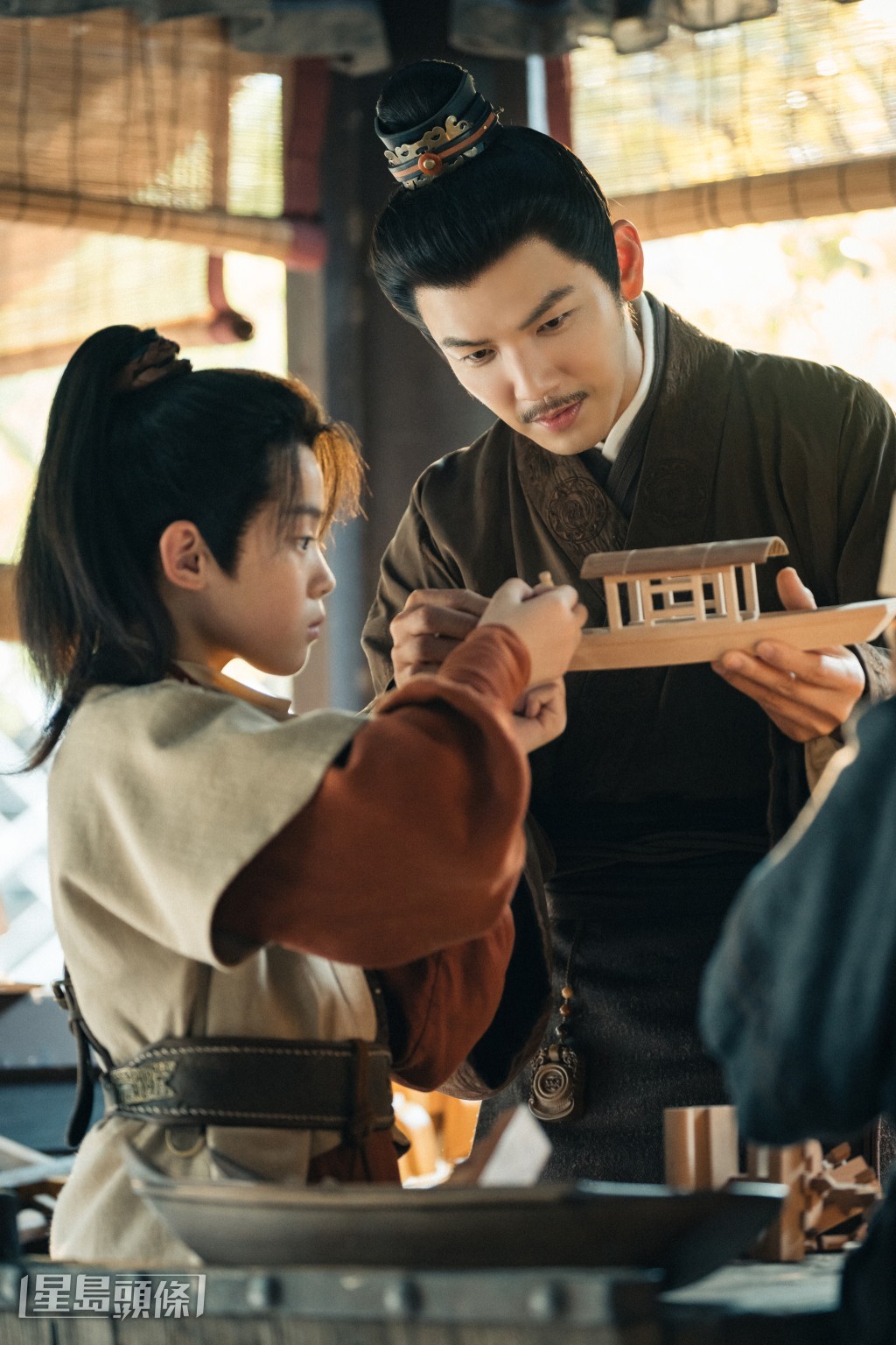 鐘漢良在劇中飾演男主角肖戰的父親。 鐘漢良在劇中飾演男主角肖戰的父親。