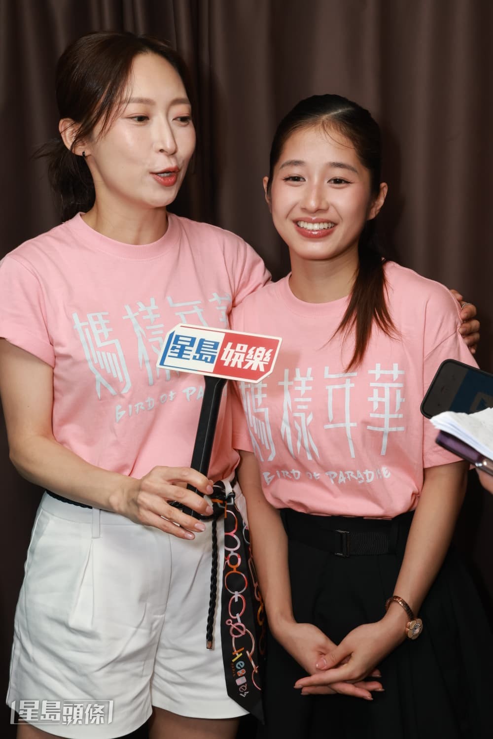 楊雅文有「嫰口關詠荷」之稱。