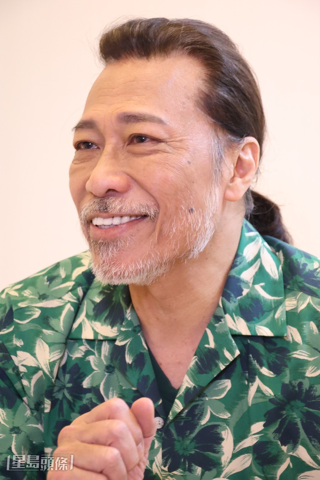 問今次可有邀甄妮撐場?夏韶聲表示甄妮已知道他開騷的消息,戥他很開心。 問今次可有邀甄妮撐場?夏韶聲表示甄妮已知道他開騷的消息,戥他很開心。