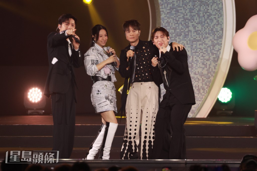 MC早前與Edan、鄧麗欣及陳健安齊為CHILL CLUB頒獎禮打頭陣演出。